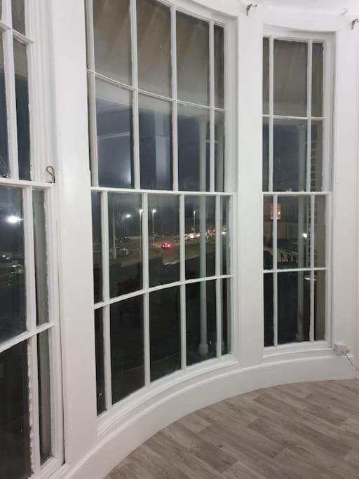 Period Sea View Flat In Hastingsアパートメント エクステリア 写真